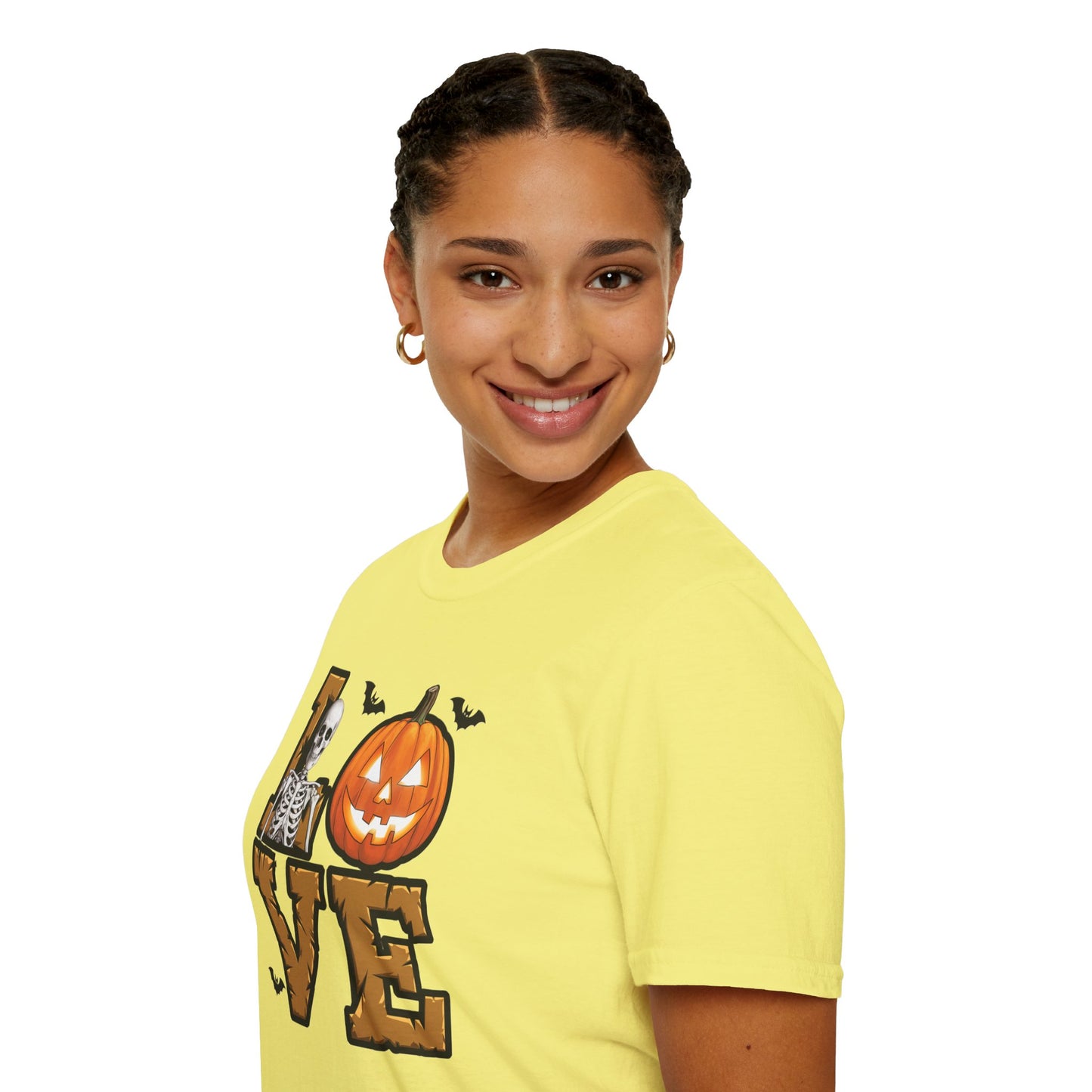 Halloween Skeleton Love T-Shirt, Spooky Graphic Tee, Unisex Fall Apparel, Halloween Costume, Trick or Treat Shirt